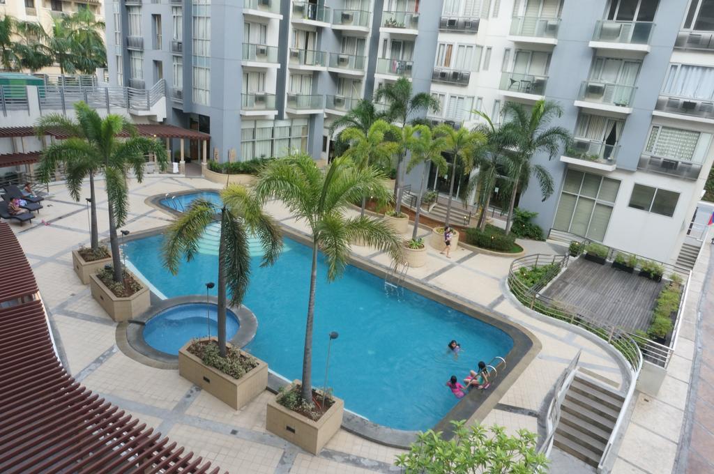 H&M Management @ One Palm Tree Villas Manila Exterior photo